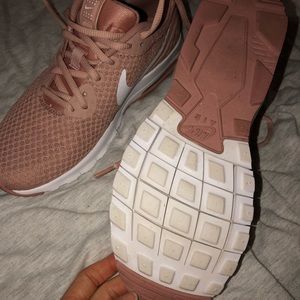 Nike Air Max Motions